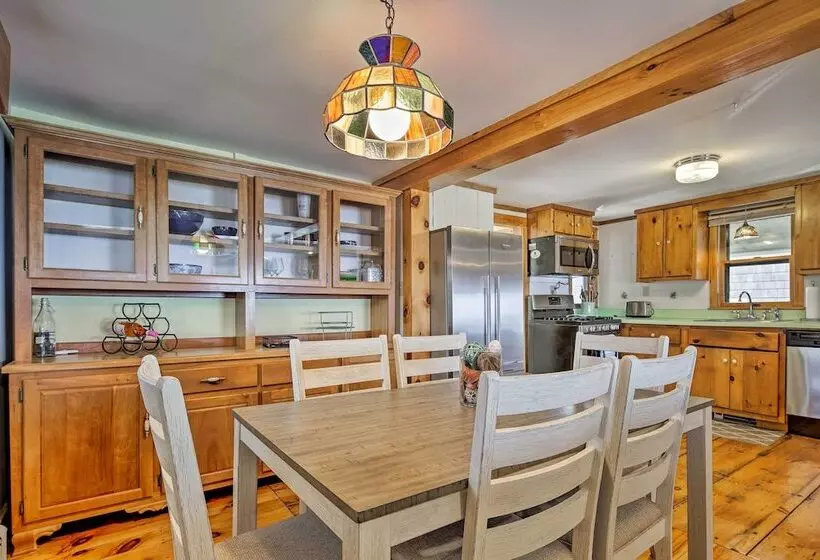 Oceanfront Cape Cod Home W/ Porch, Yard + Grill!