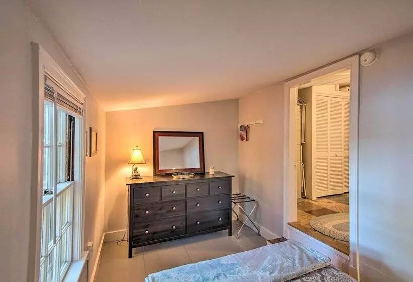 Pet Friendly Waterfront Cottage: On Site Bunkhouse