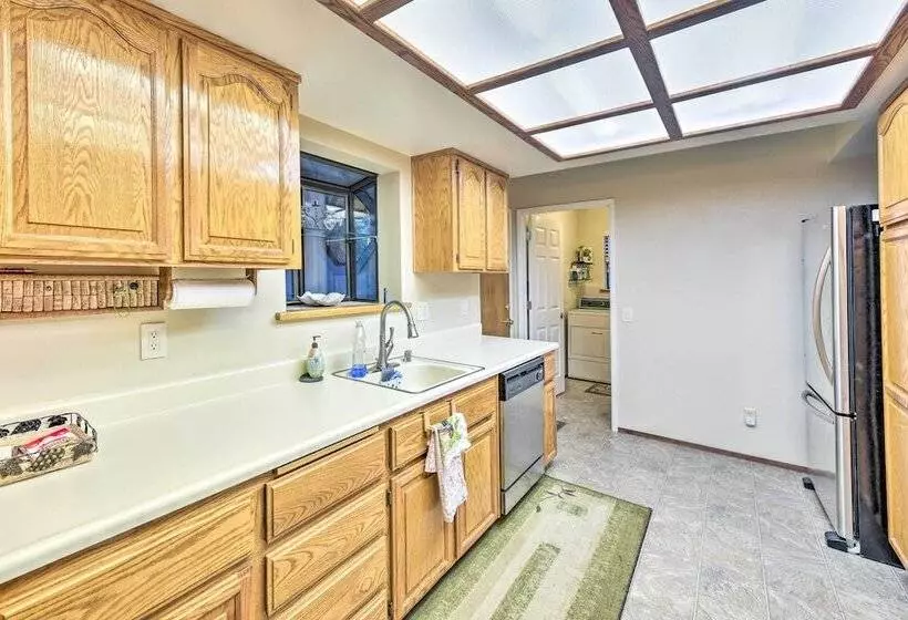 Near Fishing & Hiking: Pioneer Cabin W/ Decks