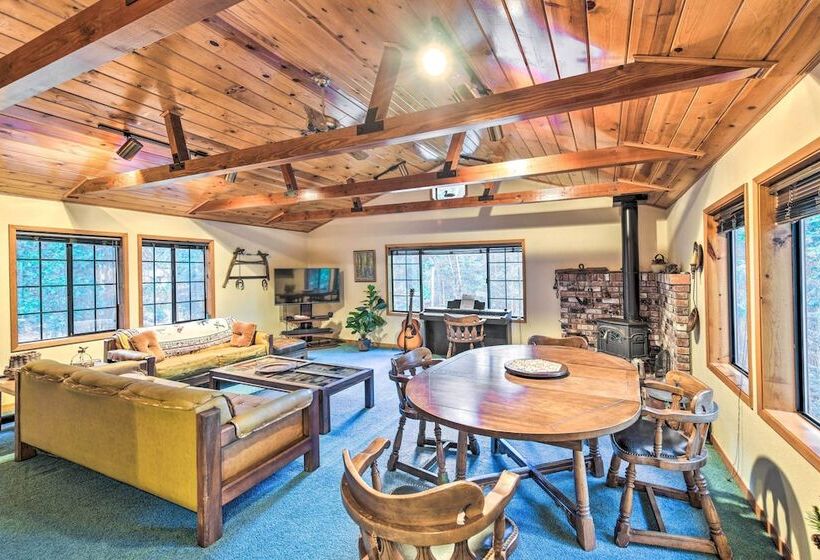 Near Fishing & Hiking: Pioneer Cabin W/ Decks