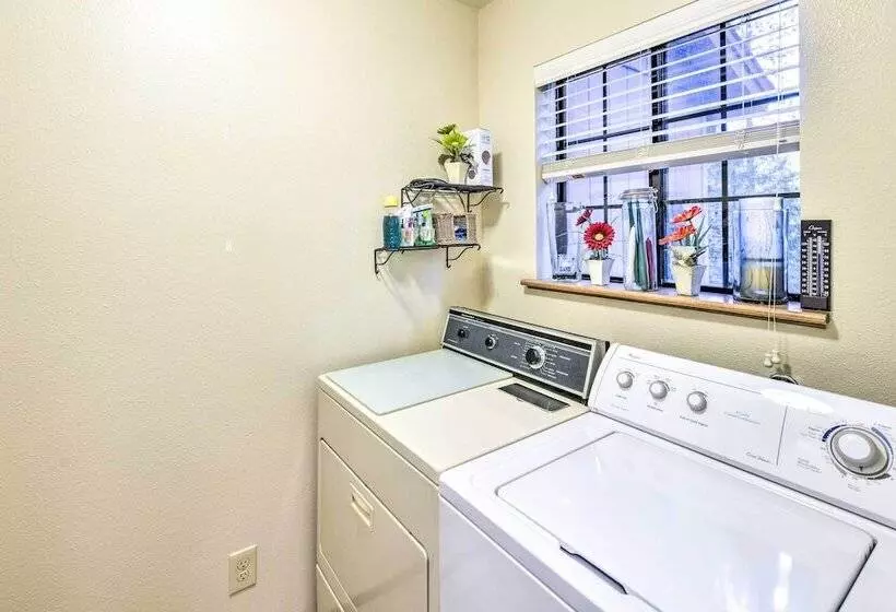 Near Fishing & Hiking: Pioneer Cabin W/ Decks