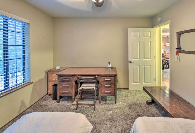 Near Fishing & Hiking: Pioneer Cabin W/ Decks