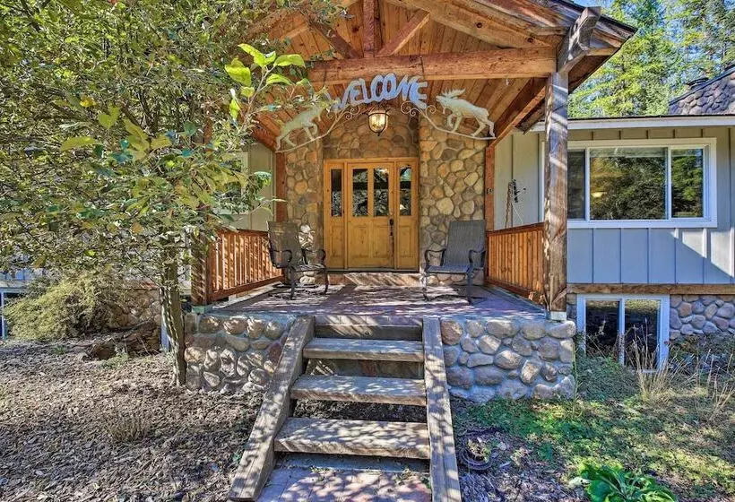 Quaint Priest Lake Cabin W/ Patio < 1 Mi To Lake!