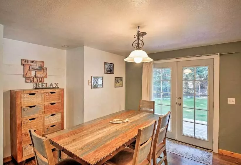 Quaint Priest Lake Cabin W/ Patio < 1 Mi To Lake!