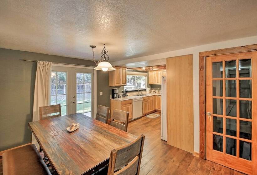 Quaint Priest Lake Cabin W/ Patio < 1 Mi To Lake!