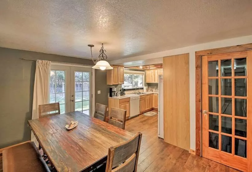 Quaint Priest Lake Cabin W/ Patio < 1 Mi To Lake!