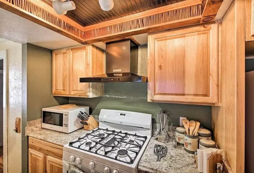 Quaint Priest Lake Cabin W/ Patio < 1 Mi To Lake!