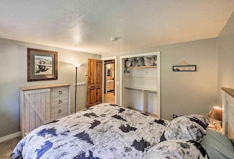 Quaint Priest Lake Cabin W/ Patio < 1 Mi To Lake!