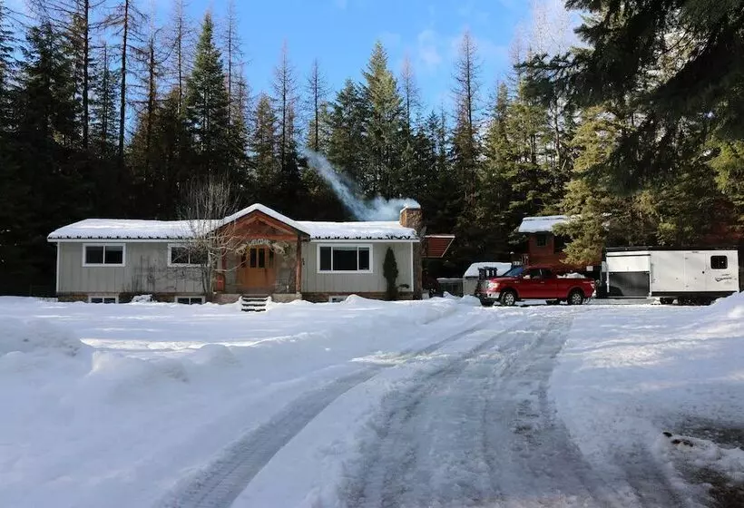 Quaint Priest Lake Cabin W/ Patio < 1 Mi To Lake!