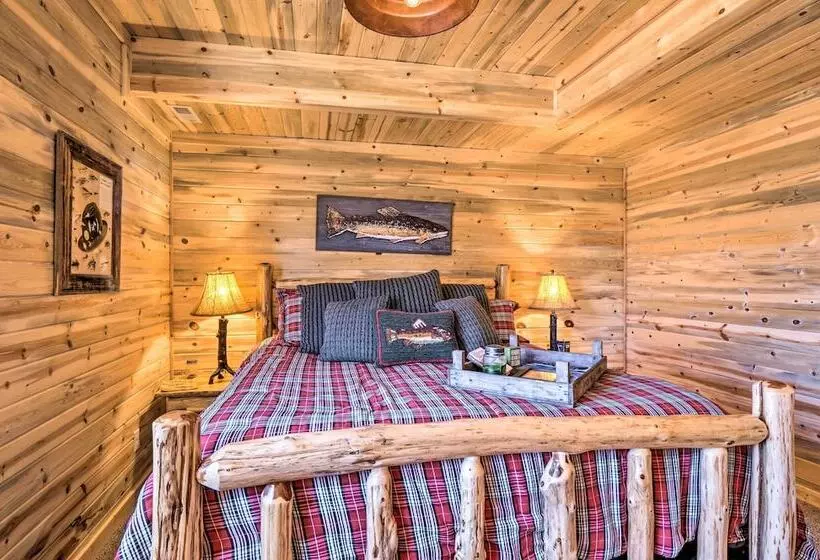 Jefferson Cabin W/ Fire Pit: Near Hiking Trails!