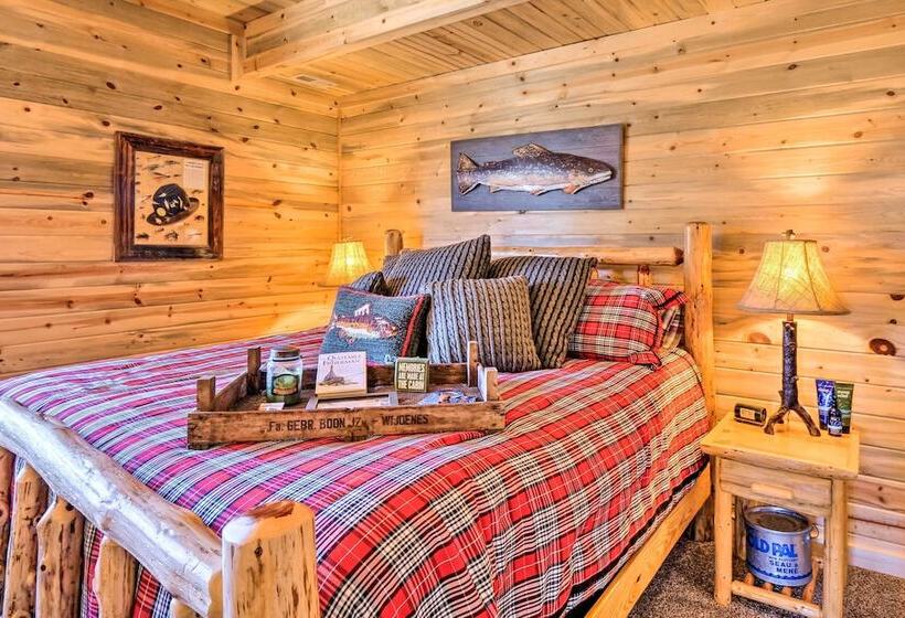 Jefferson Cabin W/ Fire Pit: Near Hiking Trails!