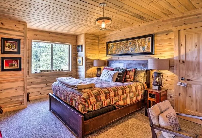 Jefferson Cabin W/ Fire Pit: Near Hiking Trails!