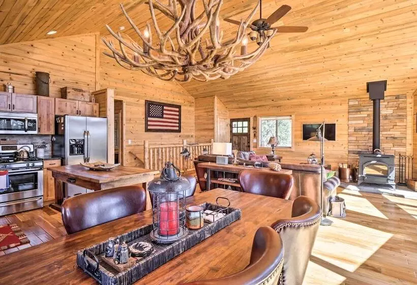 Jefferson Cabin W/ Fire Pit: Near Hiking Trails!