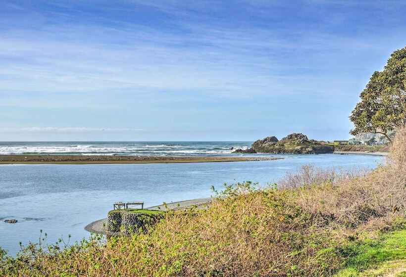 Rustic Coastal Smith River Cottage W/ Ocean Views!