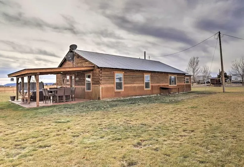 Secluded Cabin W/ Hot Tub, Game Room & Views!