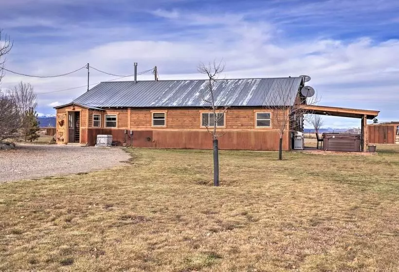 Secluded Cabin W/ Hot Tub, Game Room & Views!