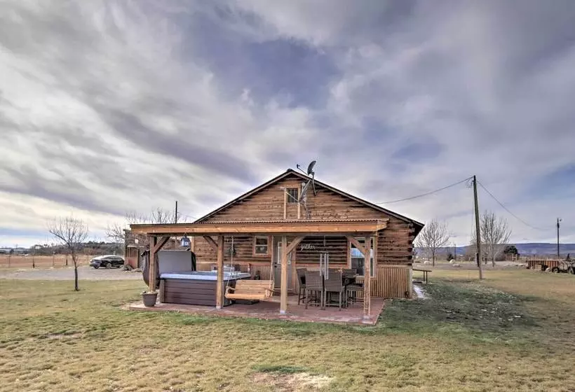 Secluded Cabin W/ Hot Tub, Game Room & Views!