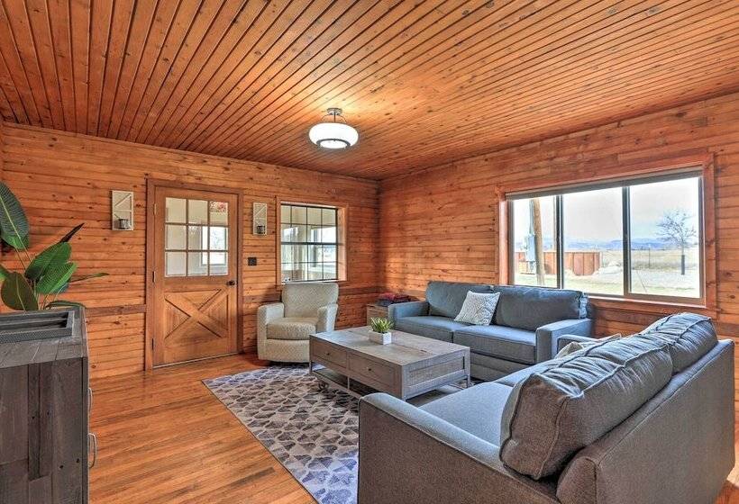 Secluded Cabin W/ Hot Tub, Game Room & Views!