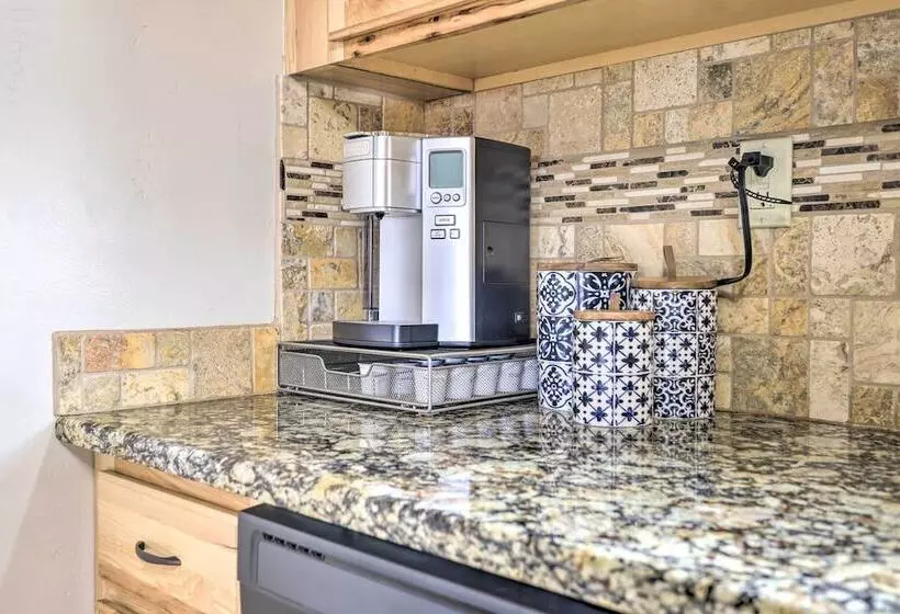 Secluded Cabin W/ Hot Tub, Game Room & Views!