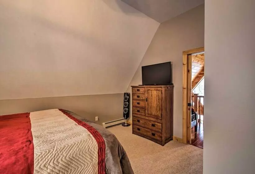 Secluded Conway Home W/ Theater Room & Hot Tub!