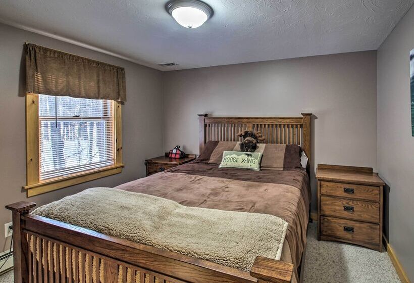 Secluded Conway Home W/ Theater Room & Hot Tub!