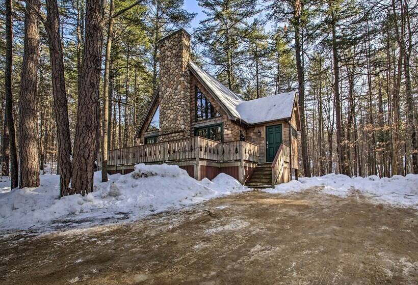 Secluded Conway Home W/ Theater Room & Hot Tub!