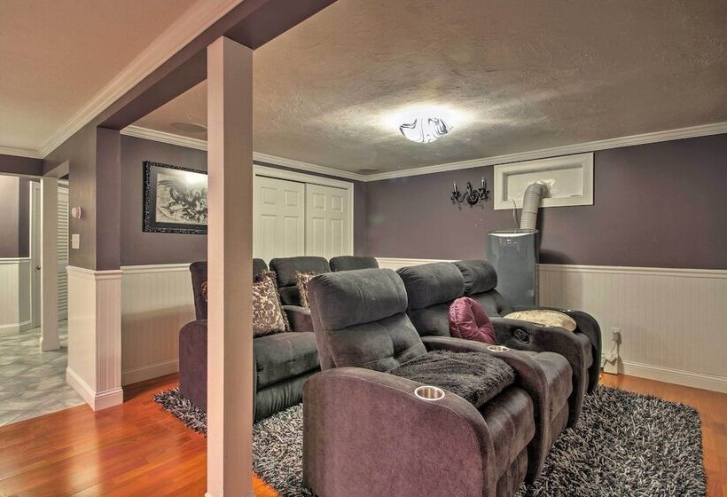 Secluded Conway Home W/ Theater Room & Hot Tub!