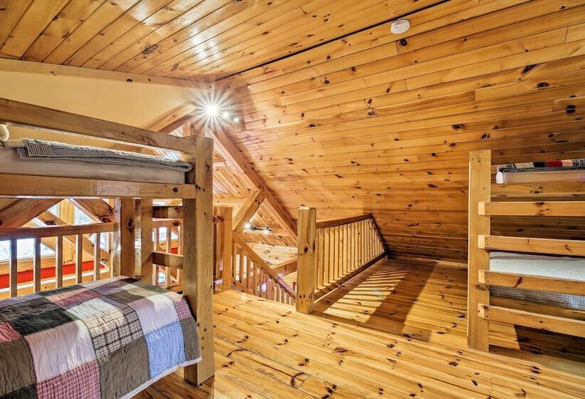 Ski Lodge Mtn Retreat W/ Fire Pit, Deck & Views!