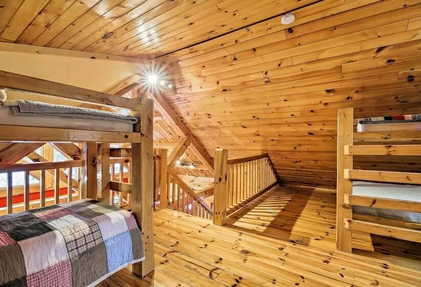 Ski Lodge Mtn Retreat W/ Fire Pit, Deck & Views!