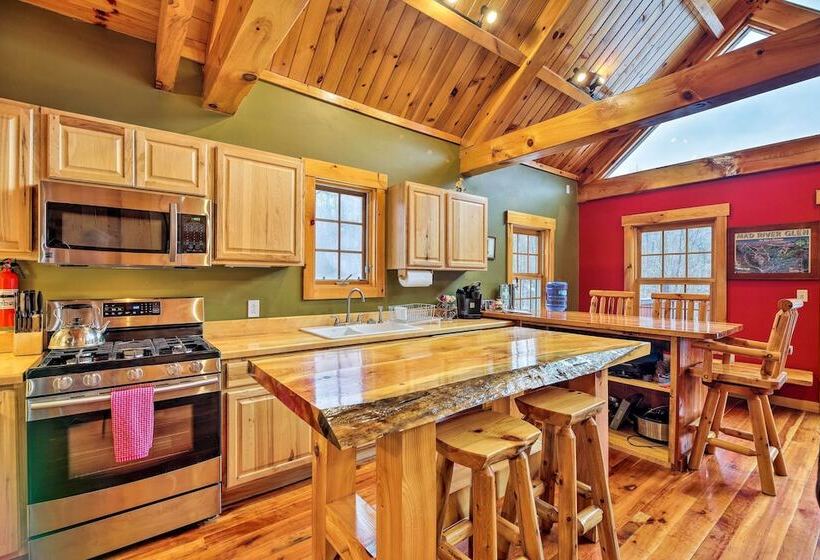 Ski Lodge Mtn Retreat W/ Fire Pit, Deck & Views!