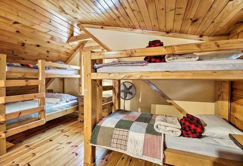 Ski Lodge Mtn Retreat W/ Fire Pit, Deck & Views!