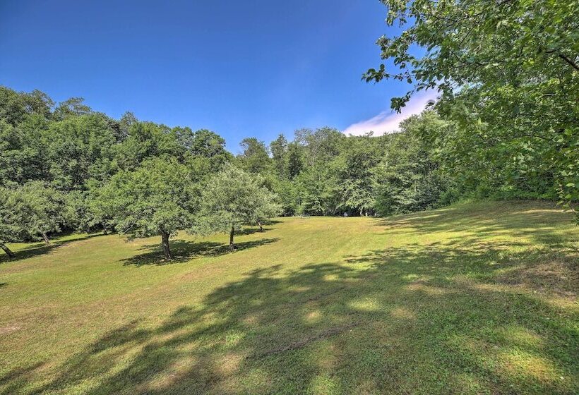 Ski Lodge Mtn Retreat W/ Fire Pit, Deck & Views!