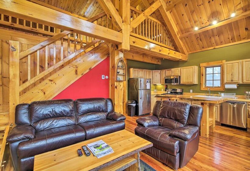 Ski Lodge Mtn Retreat W/ Fire Pit, Deck & Views!