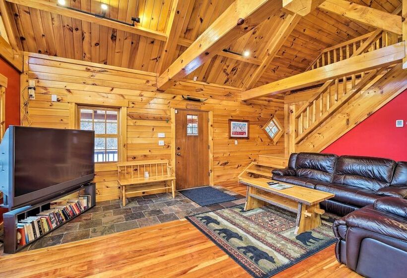 Ski Lodge Mtn Retreat W/ Fire Pit, Deck & Views!