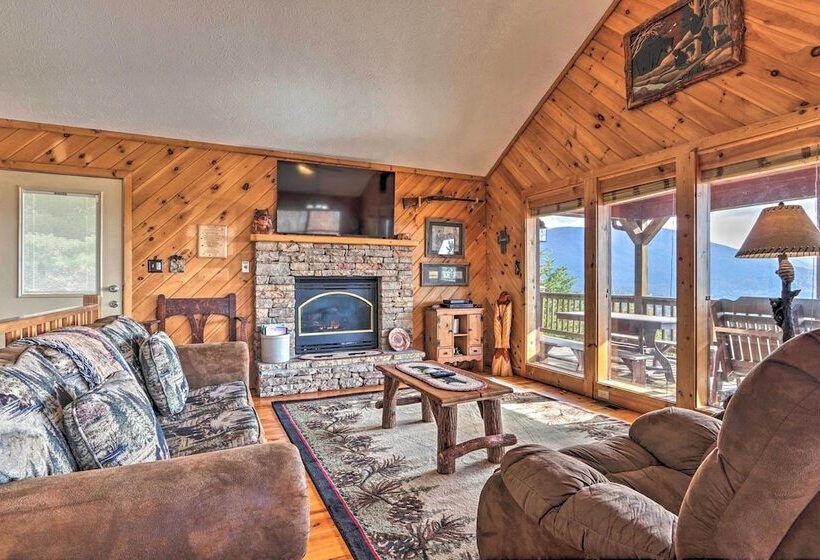 Smoky Mountain Retreat W/ Hot Tub, Arcade Games