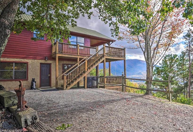 Smoky Mountain Retreat W/ Hot Tub, Arcade Games