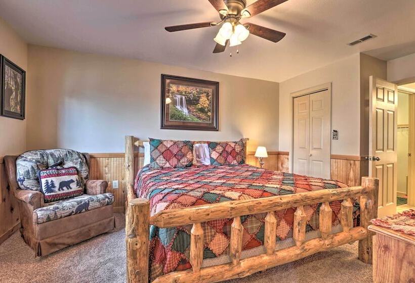 Smoky Mountain Retreat W/ Hot Tub, Arcade Games