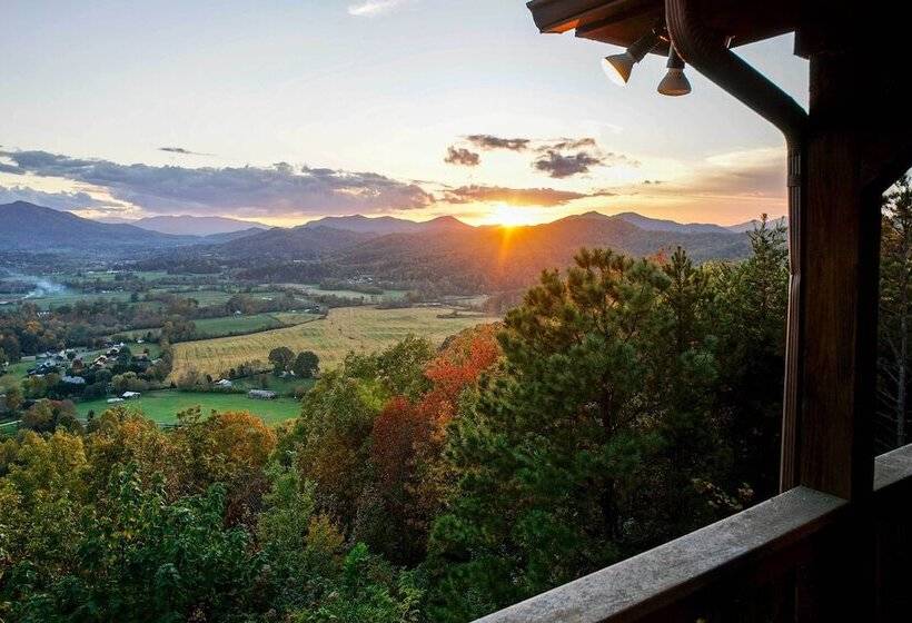 Smoky Mountain Retreat W/ Hot Tub, Arcade Games