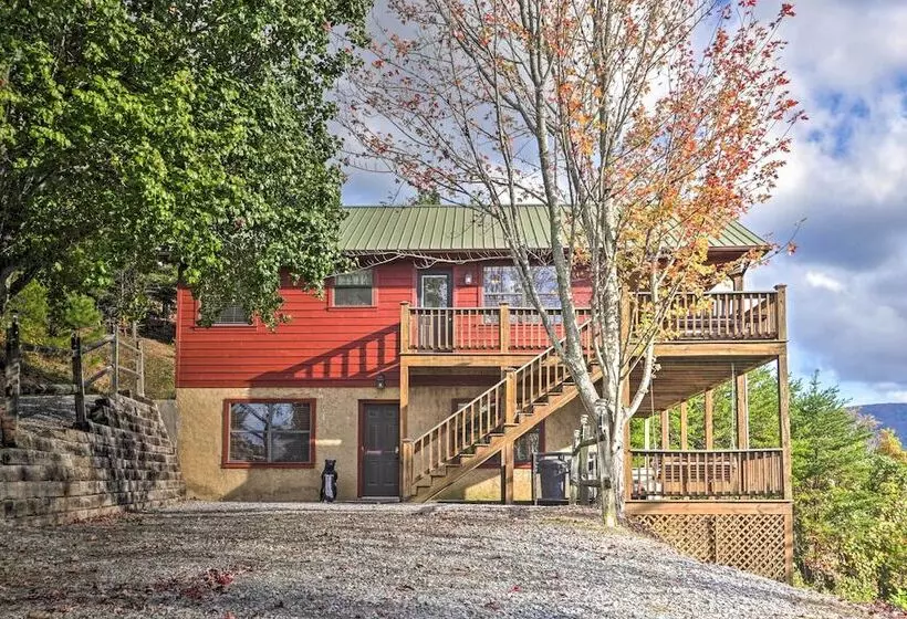 Smoky Mountain Retreat W/ Hot Tub, Arcade Games