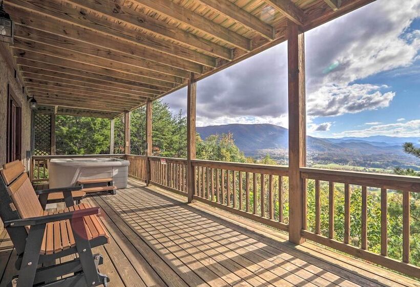 Smoky Mountain Retreat W/ Hot Tub, Arcade Games