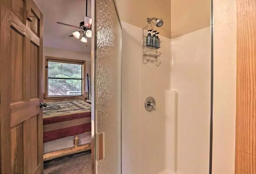 Smoky Mountain Retreat W/ Hot Tub, Arcade Games