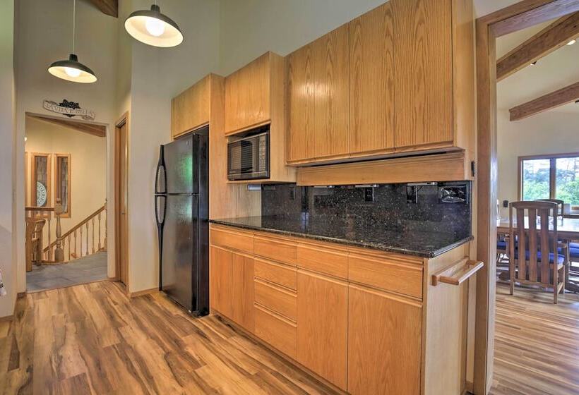 South Beach Home W/ Hot Tub, Deck Walk To Ocean!