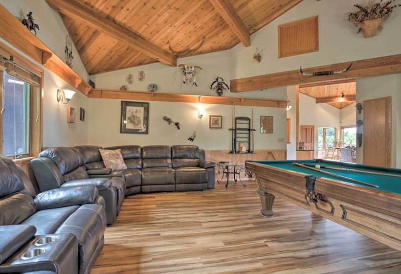 South Beach Home W/ Hot Tub, Deck Walk To Ocean!