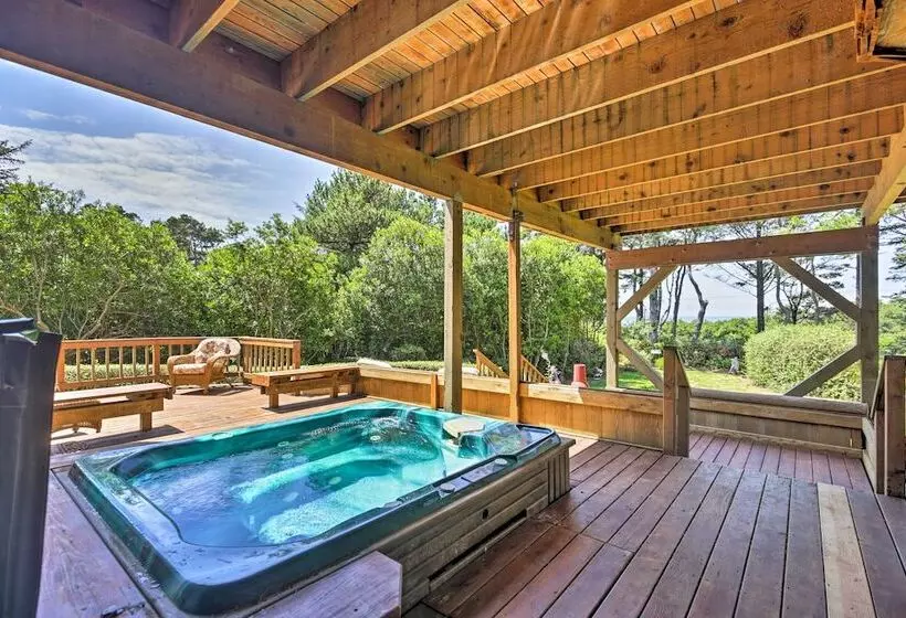 South Beach Home W/ Hot Tub, Deck   Walk To Ocean!