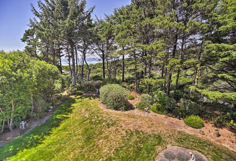 South Beach Home W/ Hot Tub, Deck Walk To Ocean!