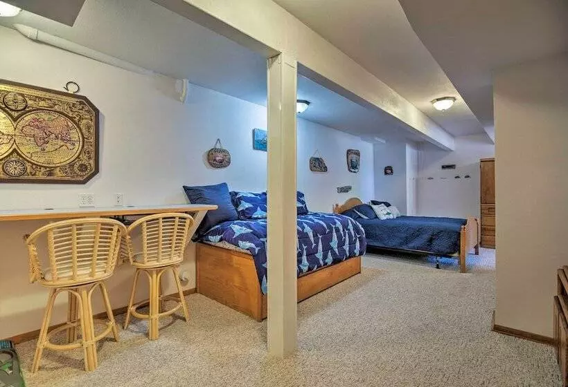 South Beach Home W/ Hot Tub, Deck   Walk To Ocean!