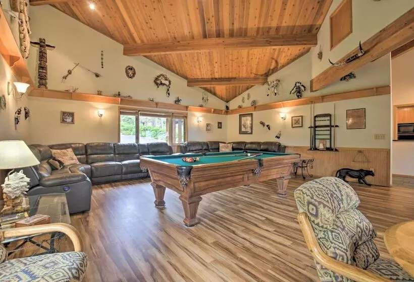 South Beach Home W/ Hot Tub, Deck   Walk To Ocean!