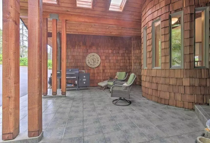 South Beach Home W/ Hot Tub, Deck   Walk To Ocean!