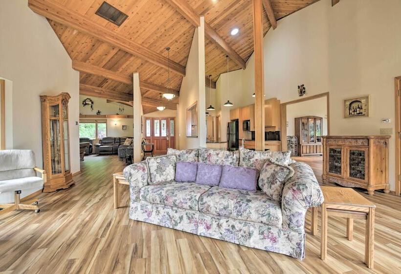 South Beach Home W/ Hot Tub, Deck Walk To Ocean!