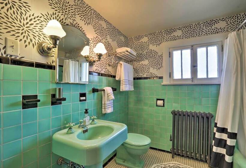 Charming Louisville Gem: Walk To Restaurants!